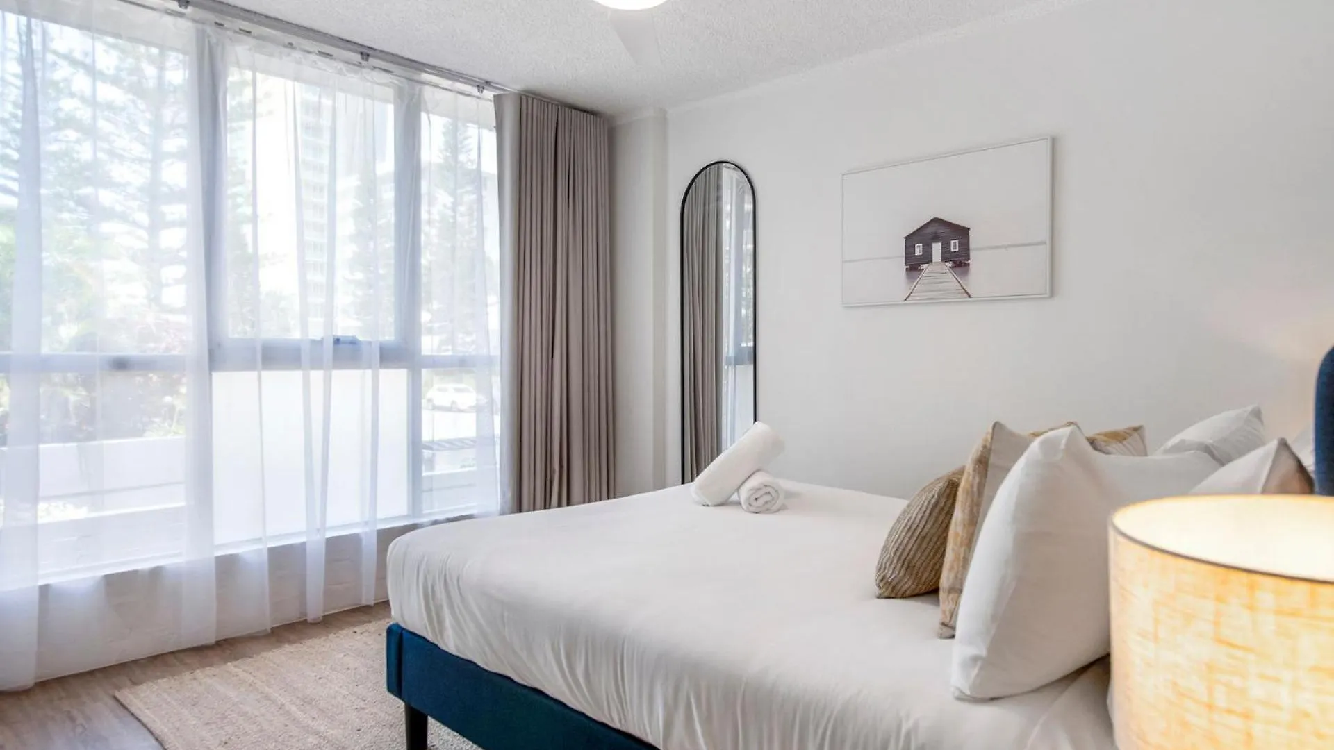 Beautifully Renovated Two Bedroom Apartment - Coasthm Gold Coast 0*,  Australia